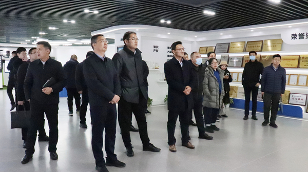 农业农村部信息中心与四川彭州、崇州市联合调研组赴托普云农考察